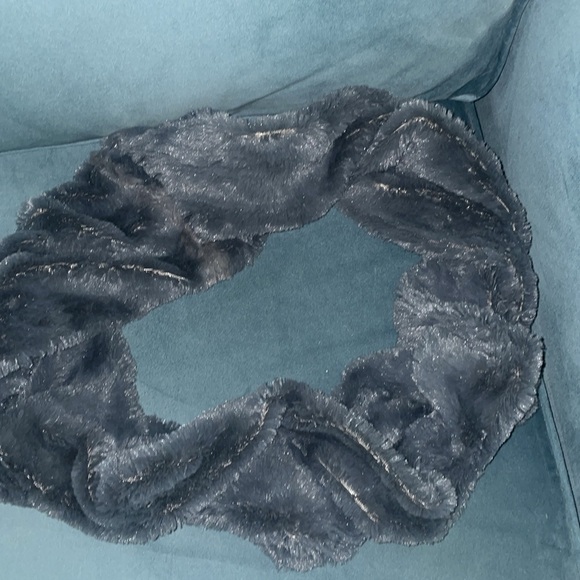 Lower price!!!The Paper Store Infinity Scarf. Rich deep gray - Picture 4 of 4